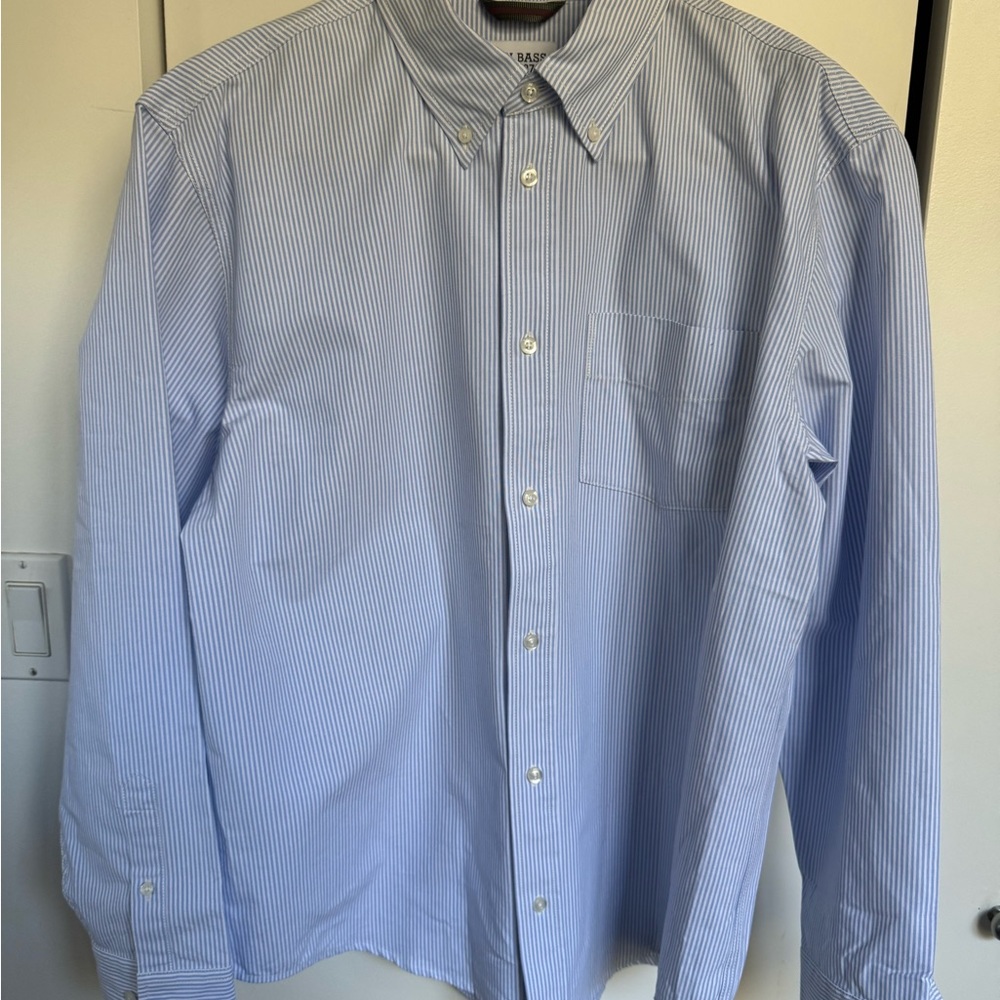 G.H. Bass & Co. Men's Light Blue Striped Button Down Shirt